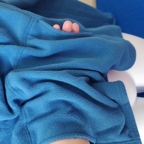 Tommy Hilfiger XL blue poly quarter zip pullover with full pouch (2006) - Picture 3 of 11